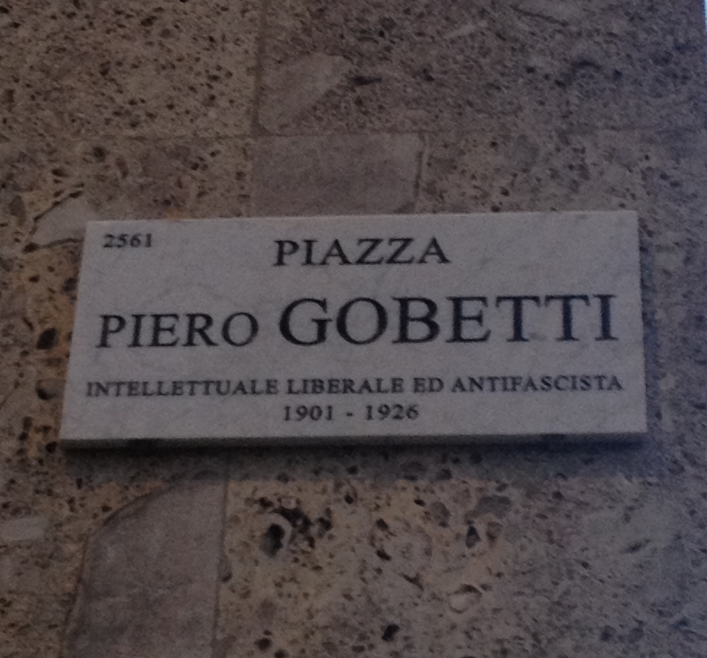 Piazza Gobetti a Milano